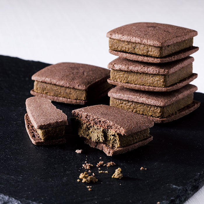 Hojicha Chocolate Sandwich cookie