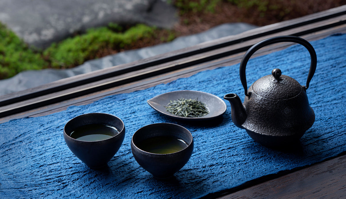 "Sencha Tokichi (Seasonal Sencha)," crafted from tea leaves cultivated in high-altitude regions with significant daily temperature differences, and carefully aged until autumn to bring out its rich body and depth.